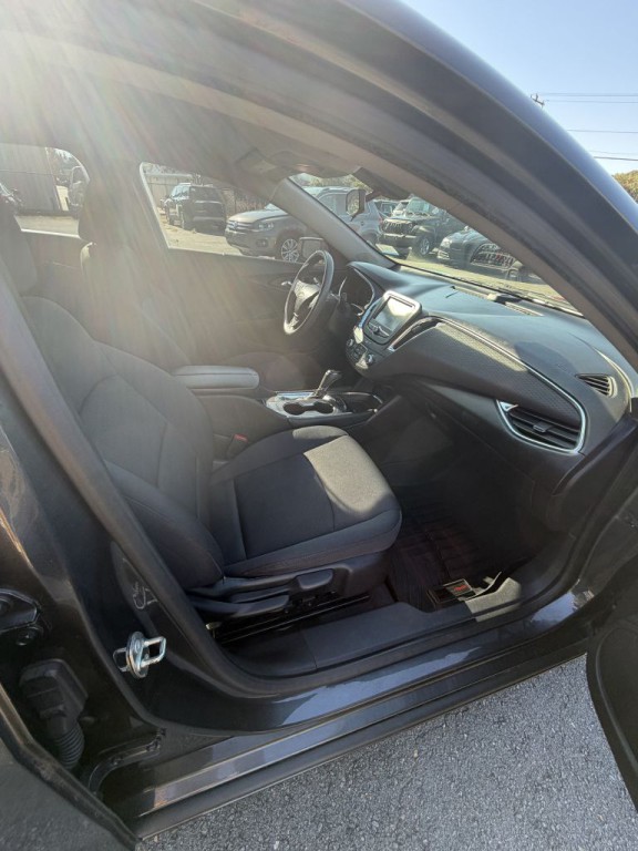 2016 Chevrolet Malibu Image 11