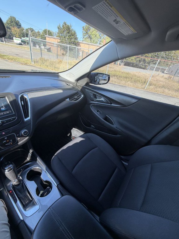 2016 Chevrolet Malibu Image 19
