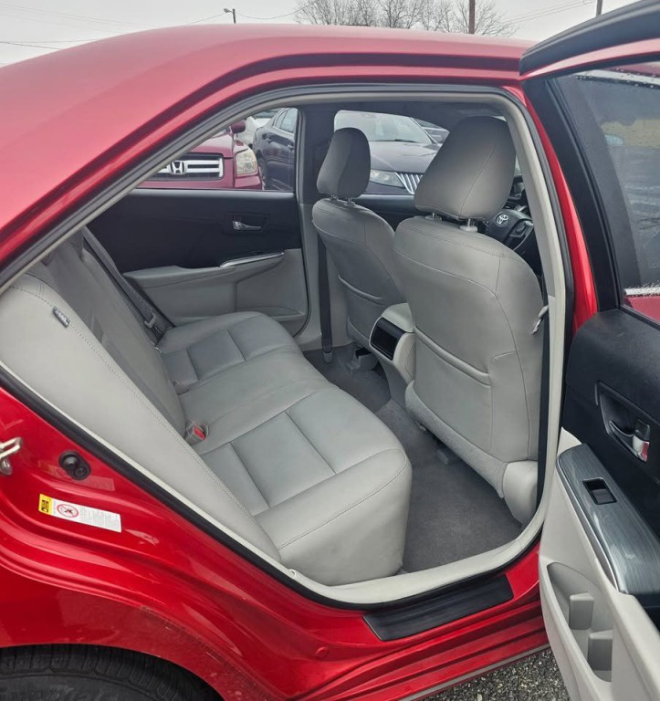 2013 Toyota Camry Image 16