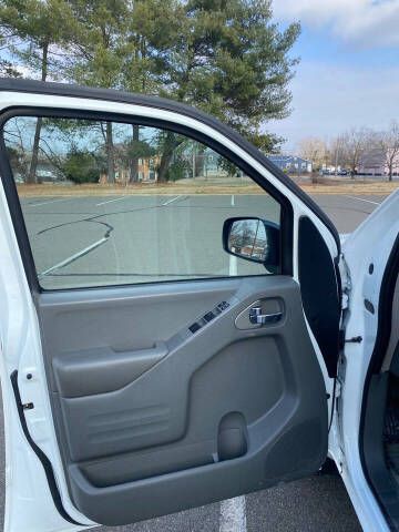 2016 Nissan Frontier Image 25