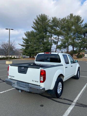 2016 Nissan Frontier Image 30