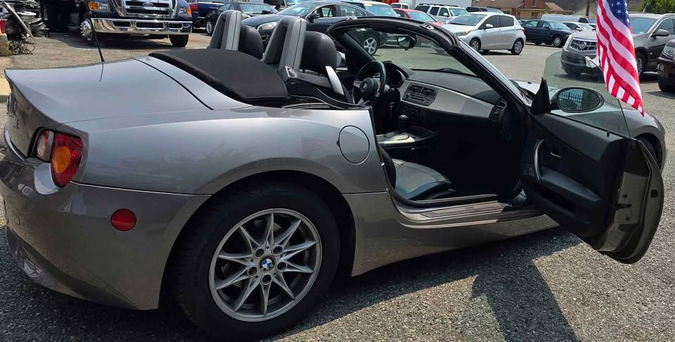 2003 BMW Z4 Image 8