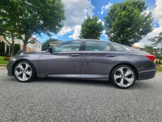 Image for 2018 Honda Accord Touring ID: 6684395