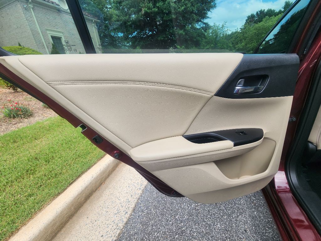 2016 Honda Accord Image 14