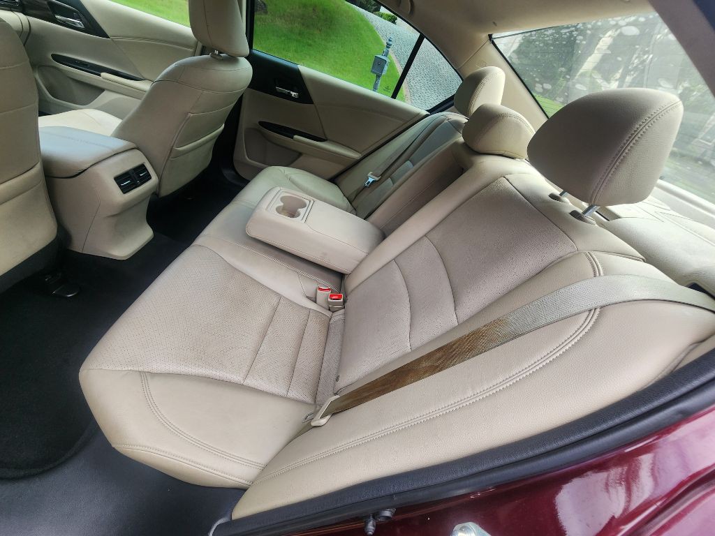 2016 Honda Accord Image 16