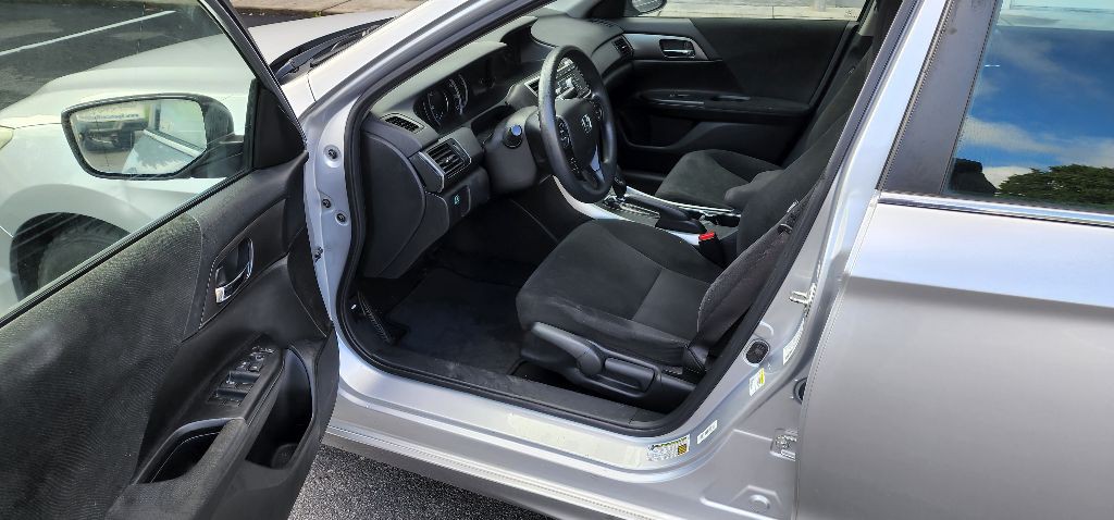 2013 Honda Accord Image 12