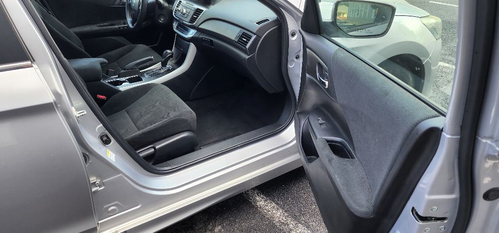 2013 Honda Accord Image 21