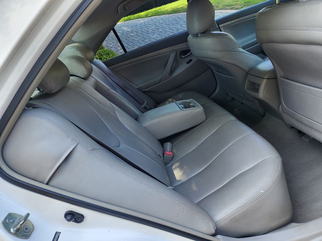 2009 Toyota Camry Image 17