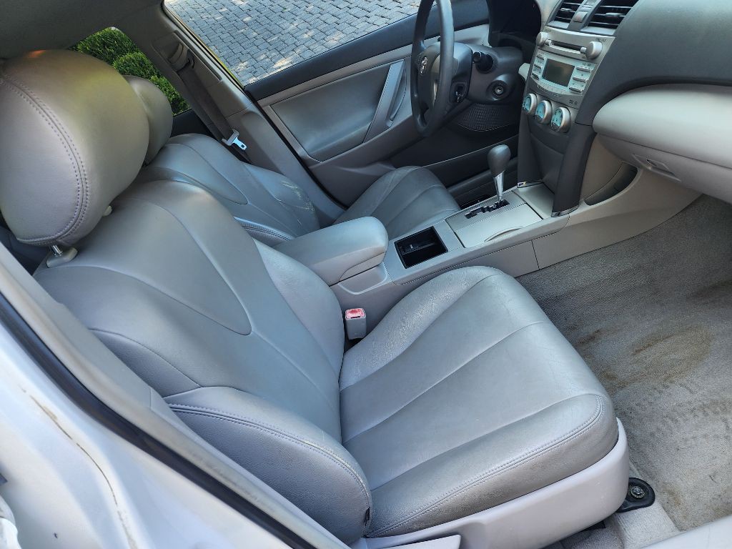 2009 Toyota Camry Image 18