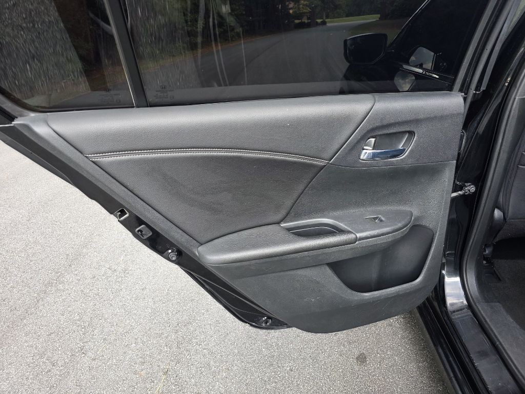 2016 Honda Accord Image 13