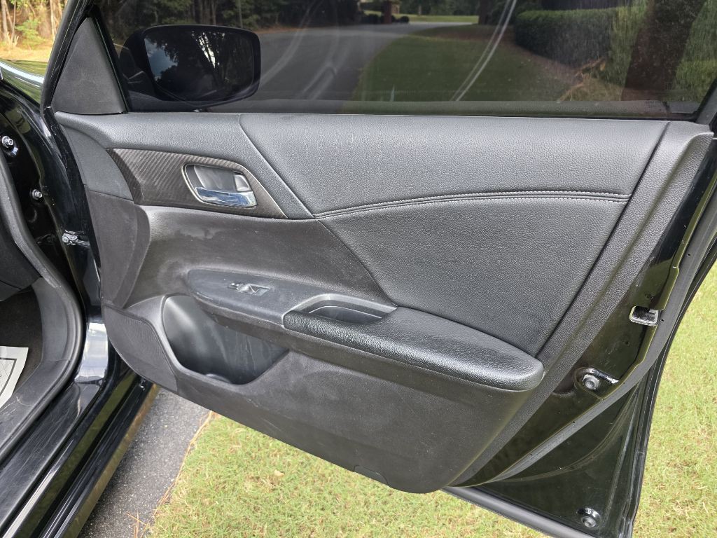 2016 Honda Accord Image 18