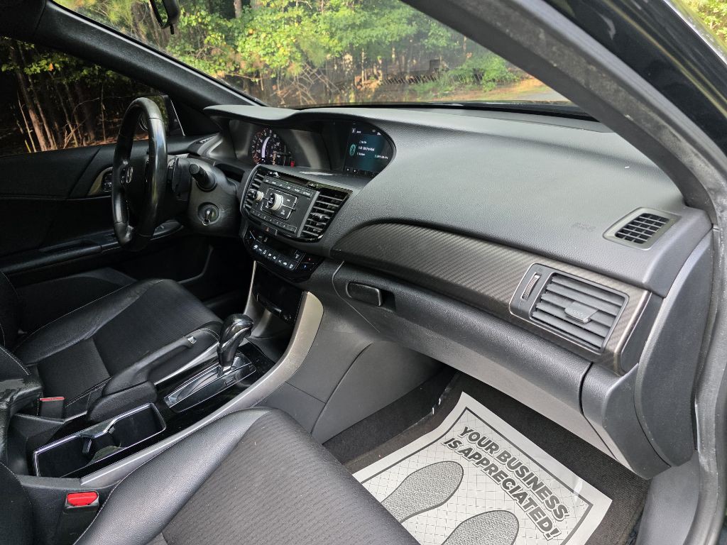 2016 Honda Accord Image 19