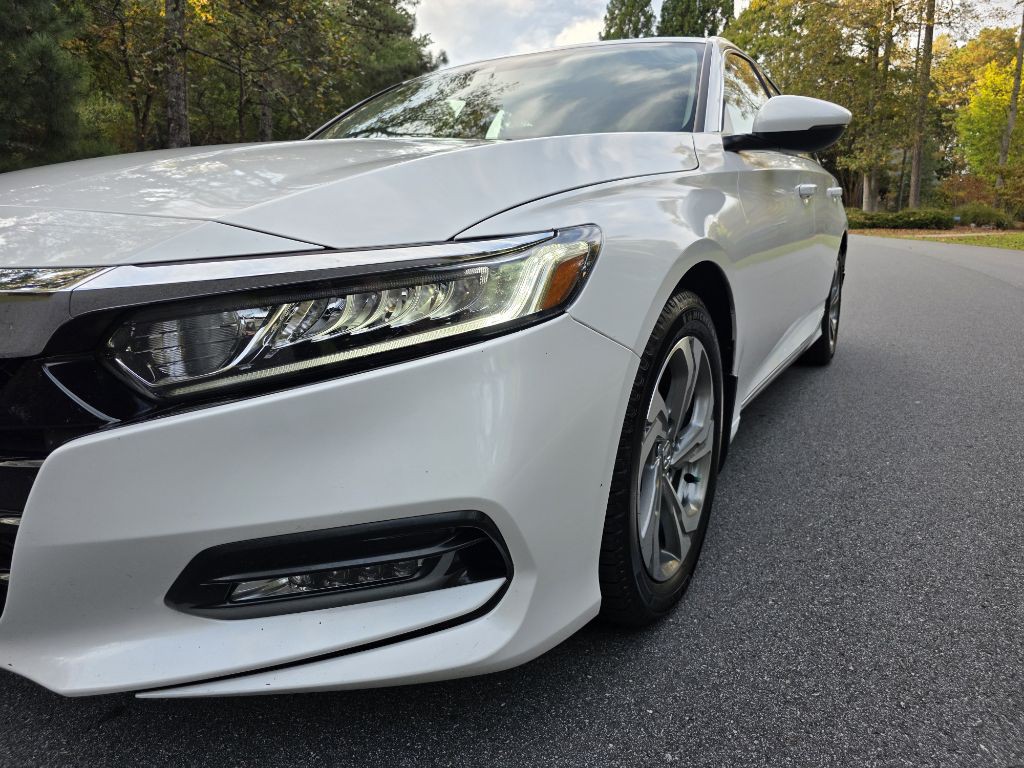 2018 Honda Accord Image 2
