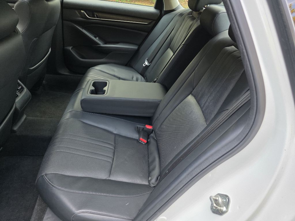 2018 Honda Accord Image 15