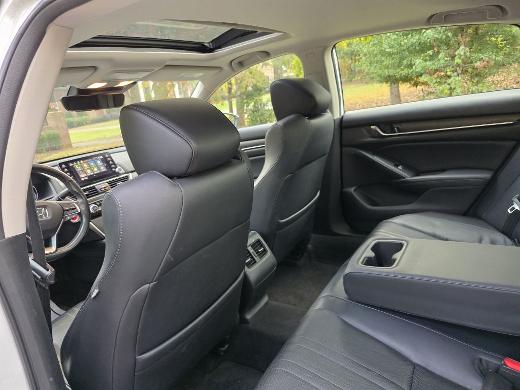 2018 Honda Accord Image 16