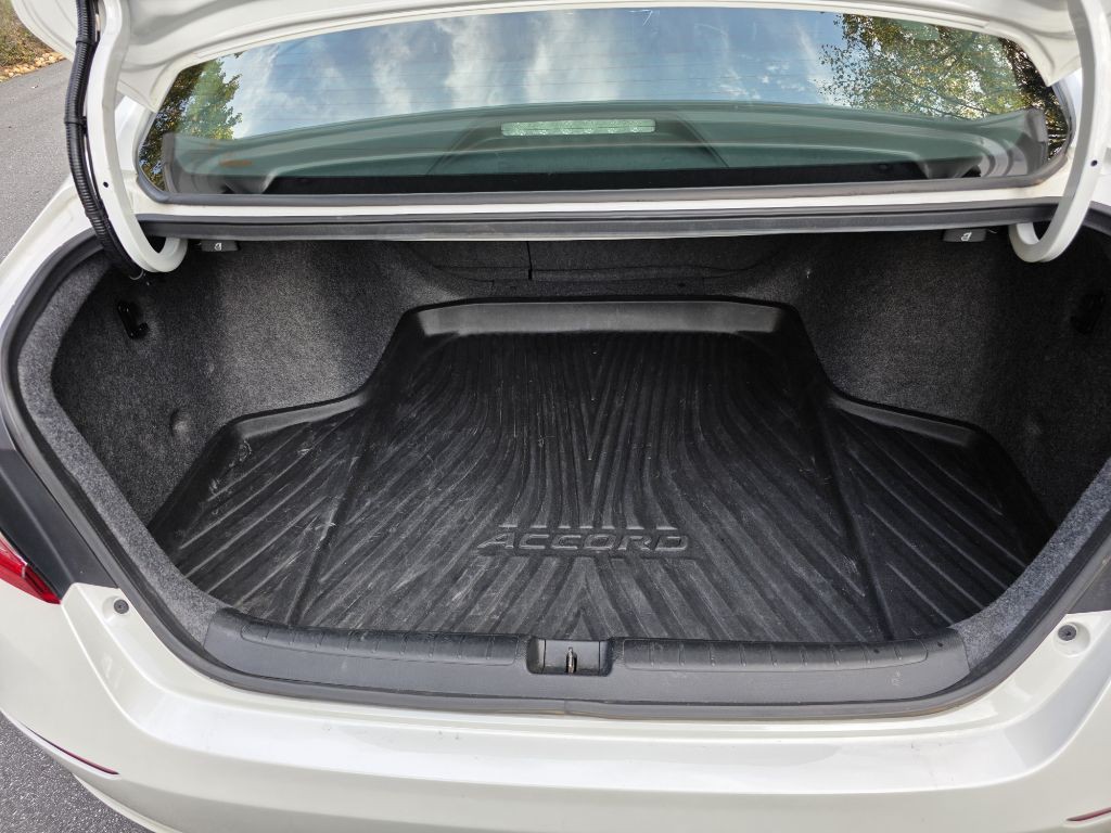 2018 Honda Accord Image 17