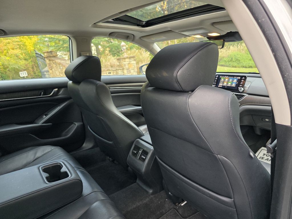 2018 Honda Accord Image 19