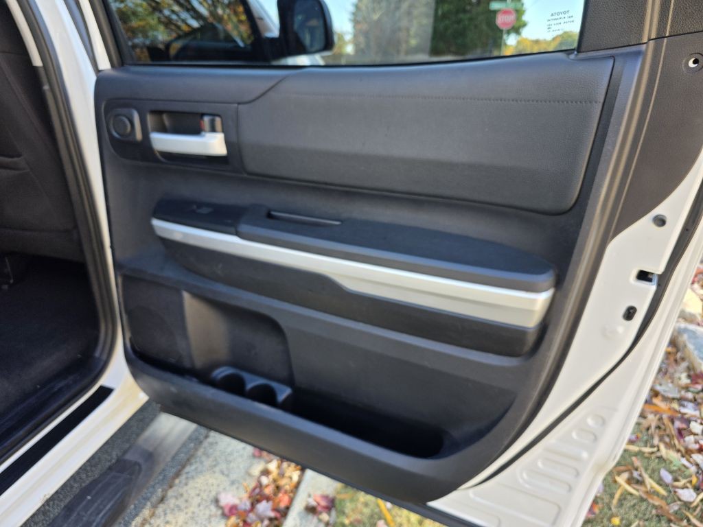 2014 Toyota Tundra Image 19