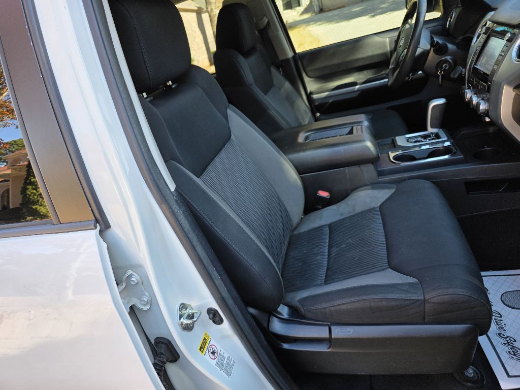 2014 Toyota Tundra Image 24
