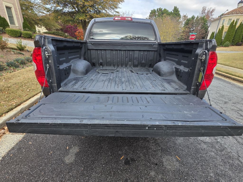 2016 Toyota Tundra Image 8