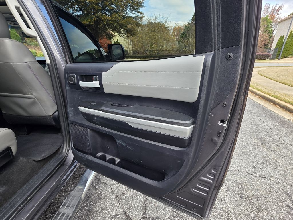 2016 Toyota Tundra Image 18
