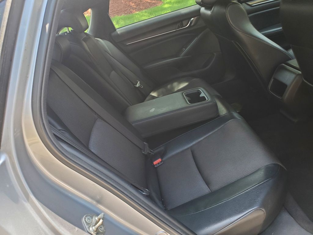 2018 Honda Accord Image 16