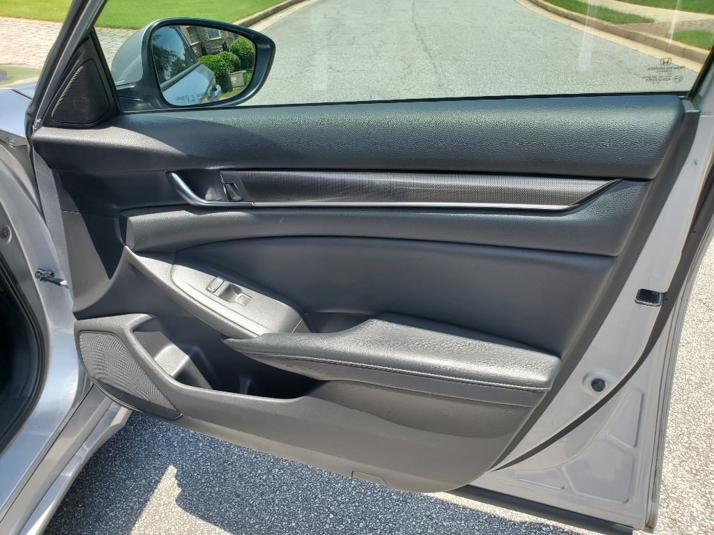 2018 Honda Accord Image 17