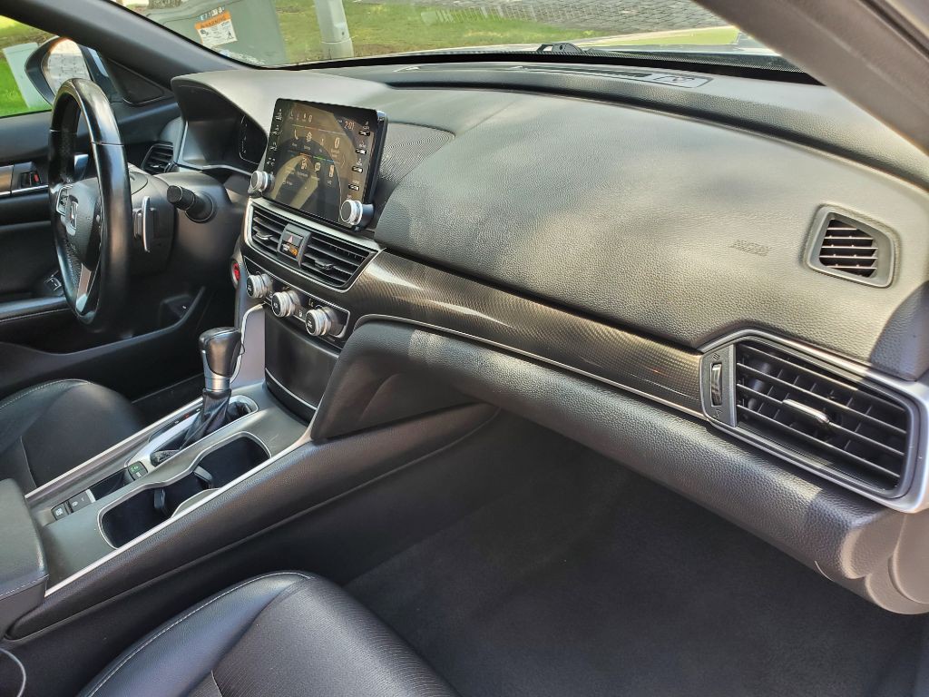 2018 Honda Accord Image 24