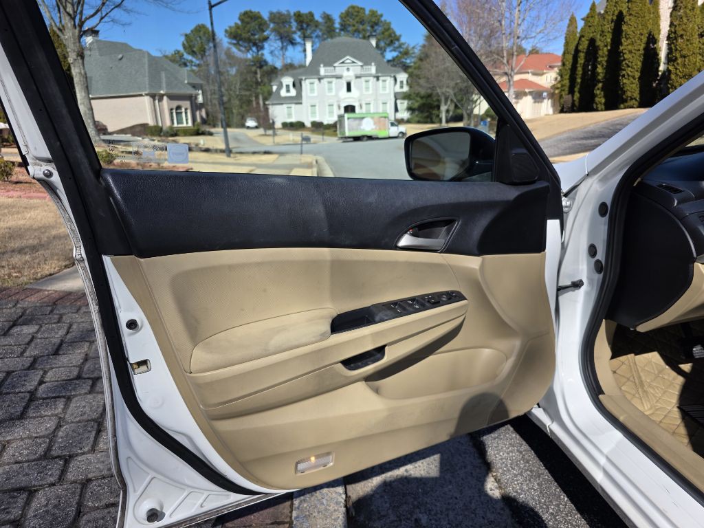 2011 Honda Accord Image 9