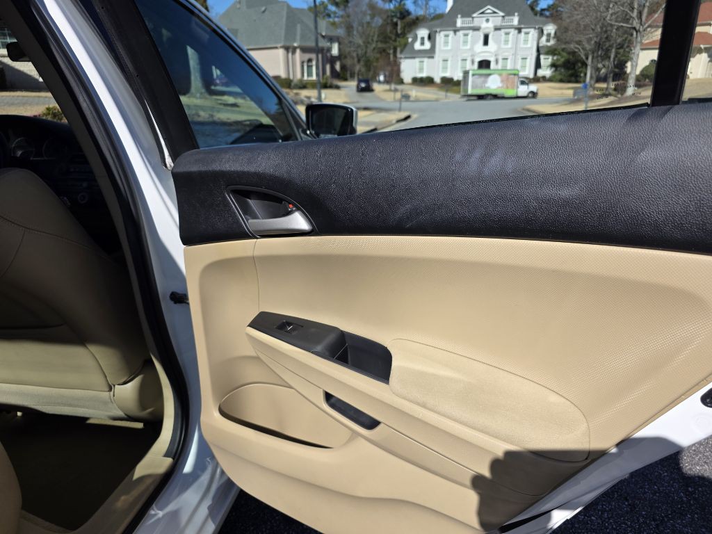 2011 Honda Accord Image 16