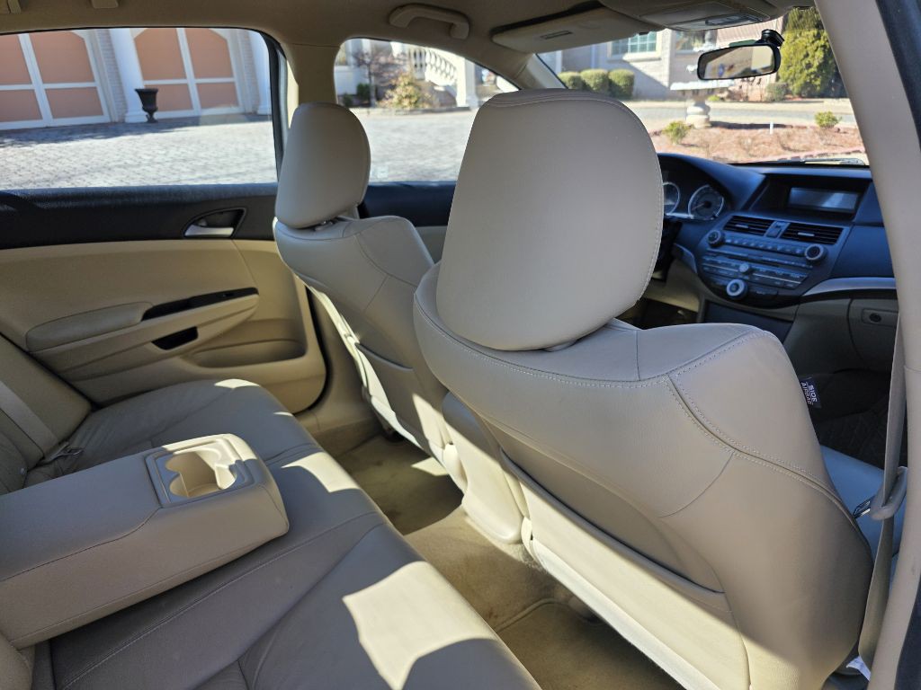 2011 Honda Accord Image 17