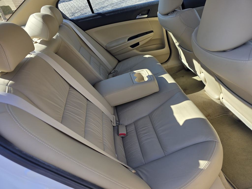 2011 Honda Accord Image 18