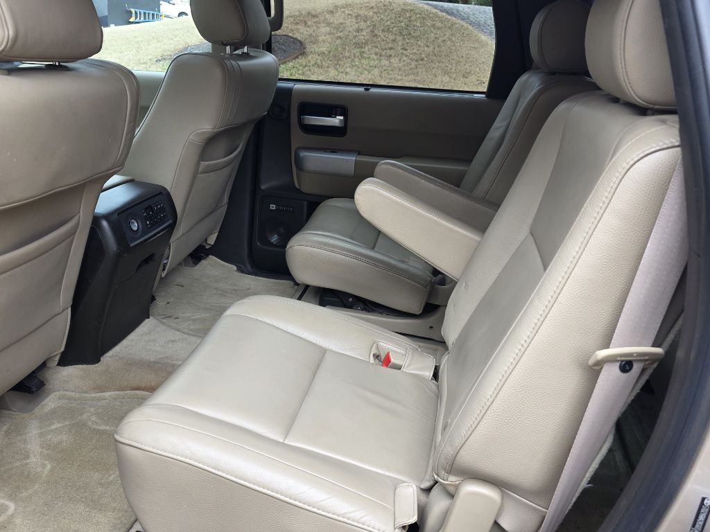 2008 Toyota Sequoia Image 14