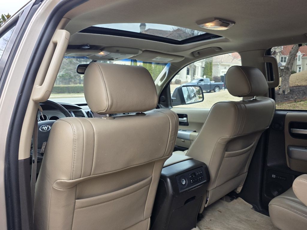 2008 Toyota Sequoia Image 16