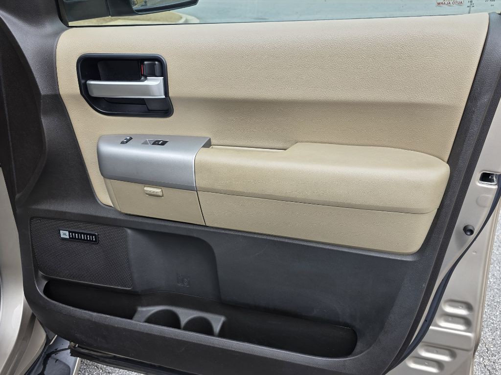 2008 Toyota Sequoia Image 18