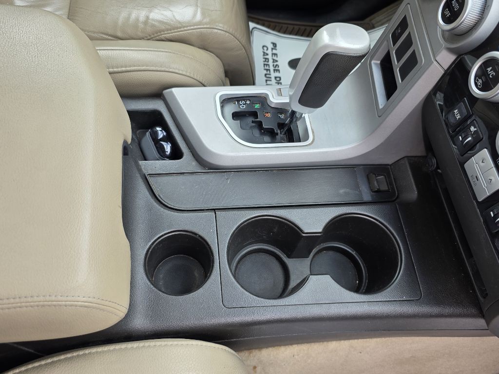 2008 Toyota Sequoia Image 24