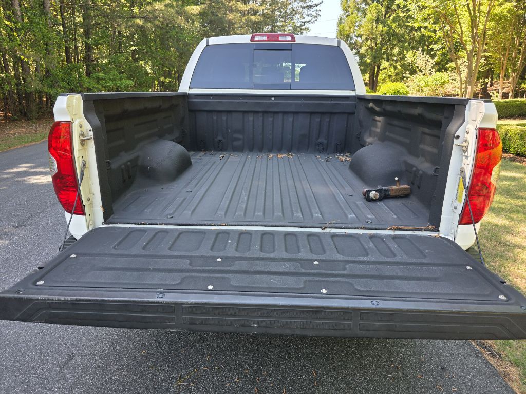 2017 Toyota Tundra Image 6