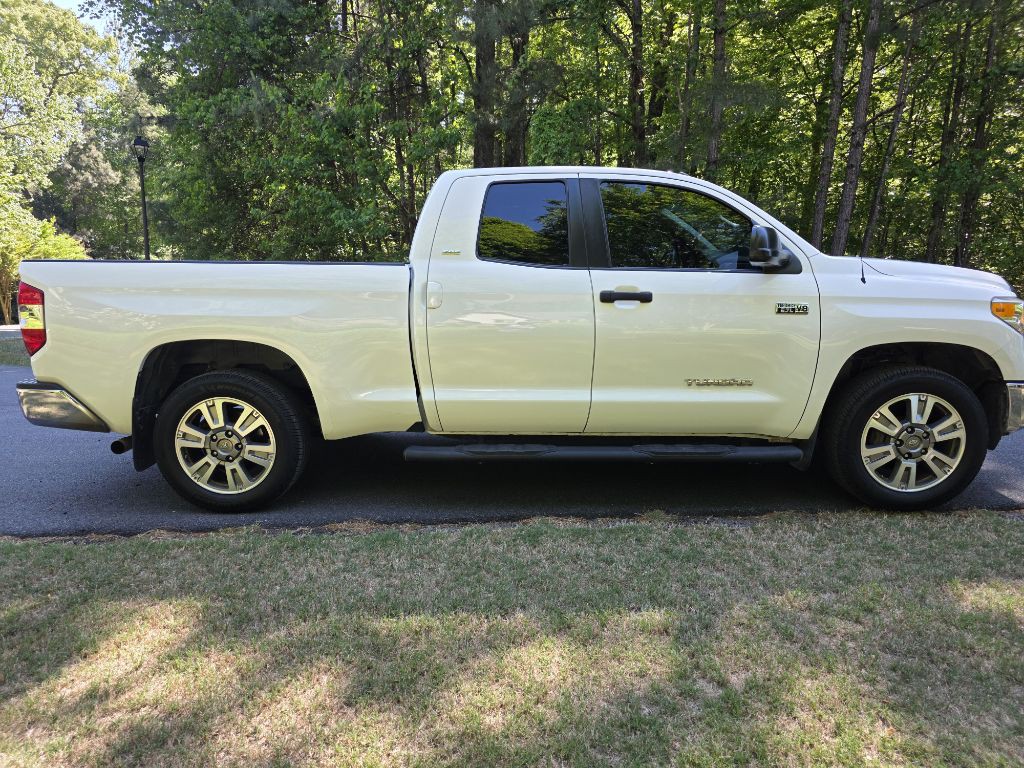 2017 Toyota Tundra Image 8
