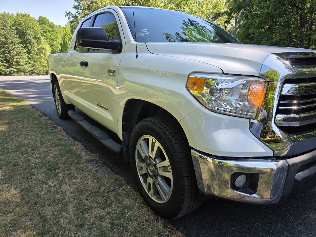 2017 Toyota Tundra Image 9