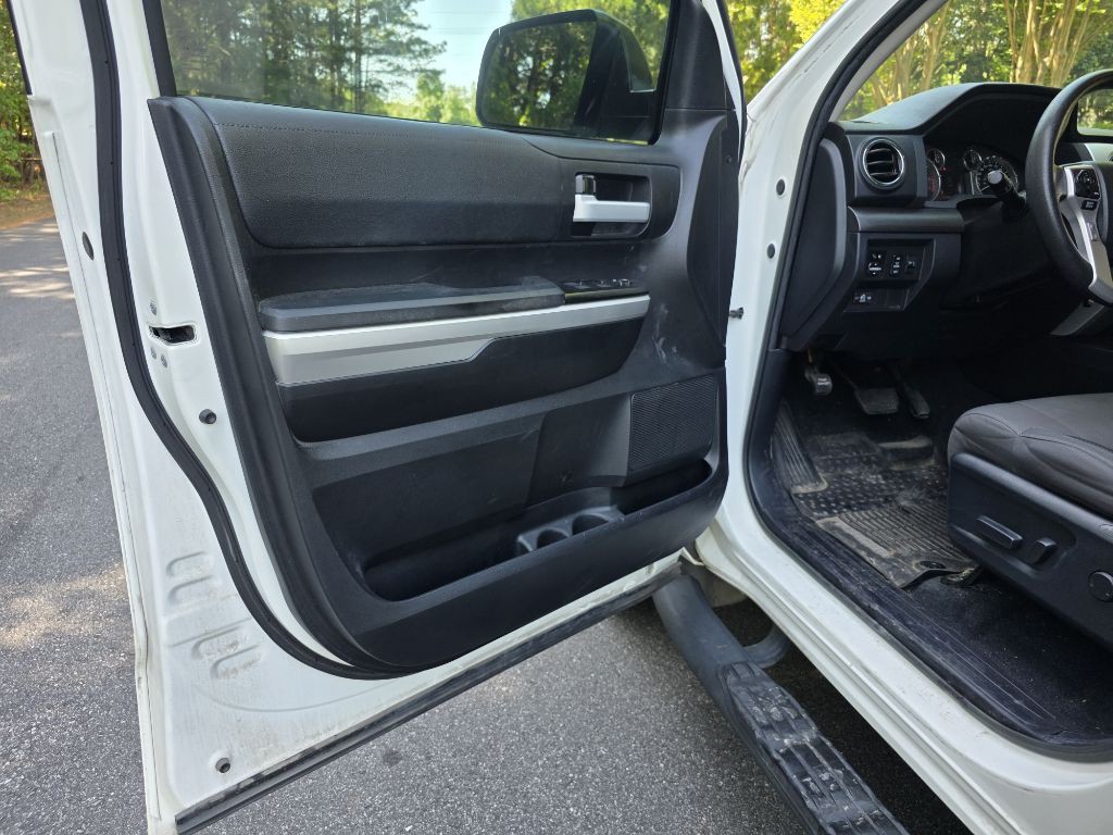 2017 Toyota Tundra Image 12