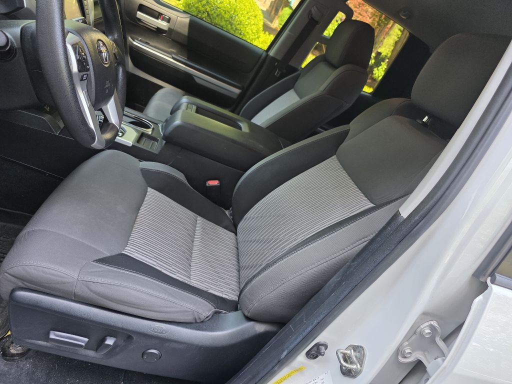 2017 Toyota Tundra Image 13