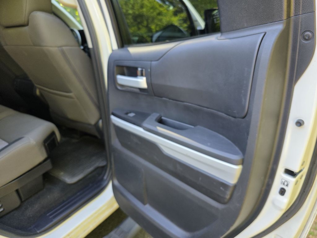 2017 Toyota Tundra Image 20