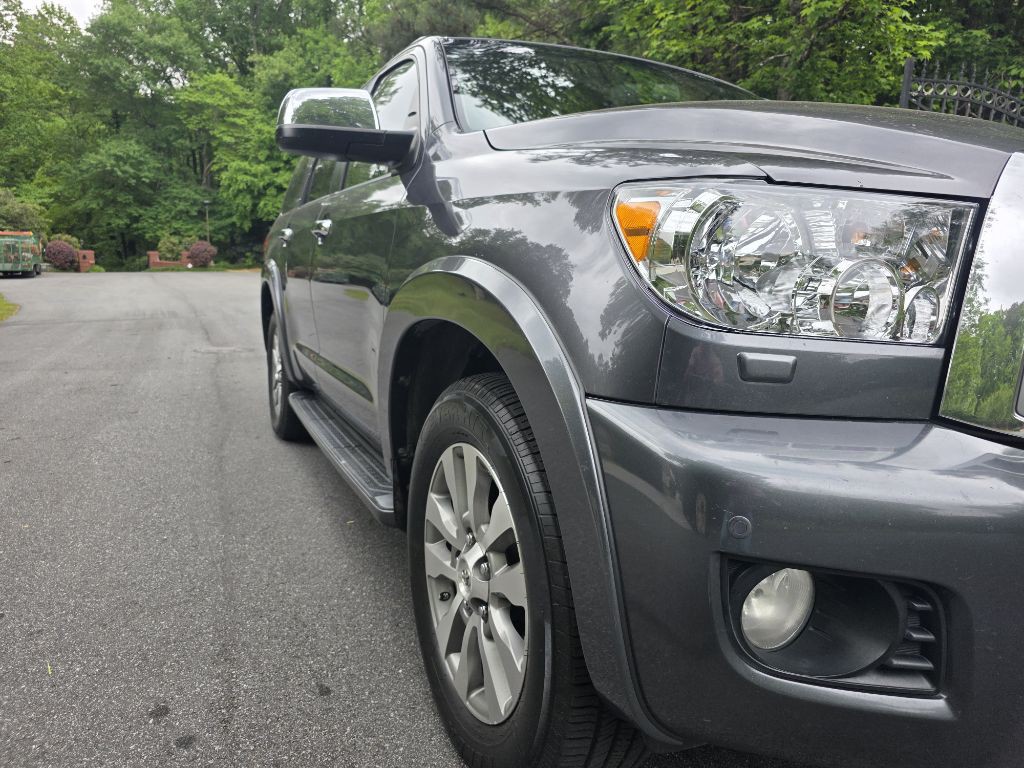 2015 Toyota Sequoia Image 6