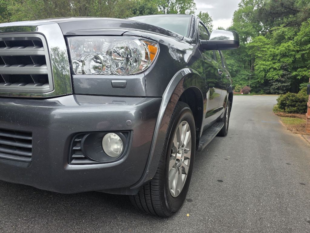 2015 Toyota Sequoia Image 9