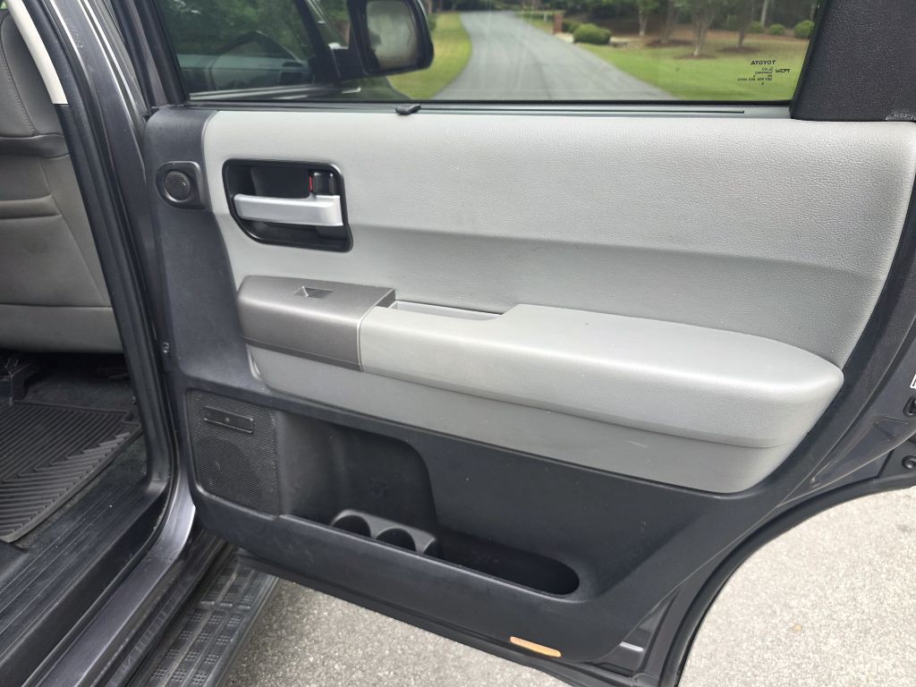 2015 Toyota Sequoia Image 17