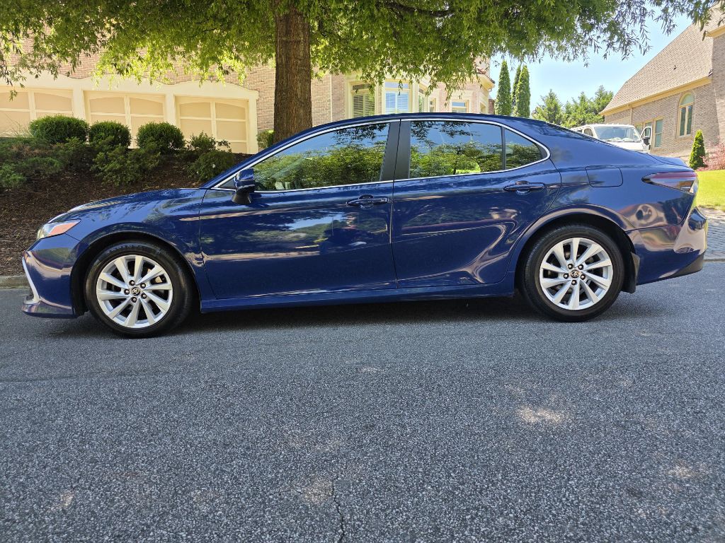 2023 Toyota Camry Image 2