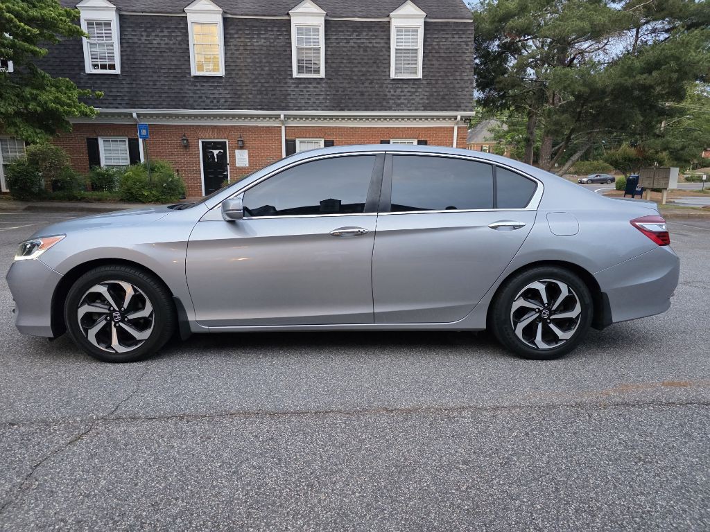 2016 Honda Accord Image 2