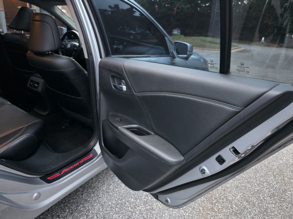 2016 Honda Accord Image 14