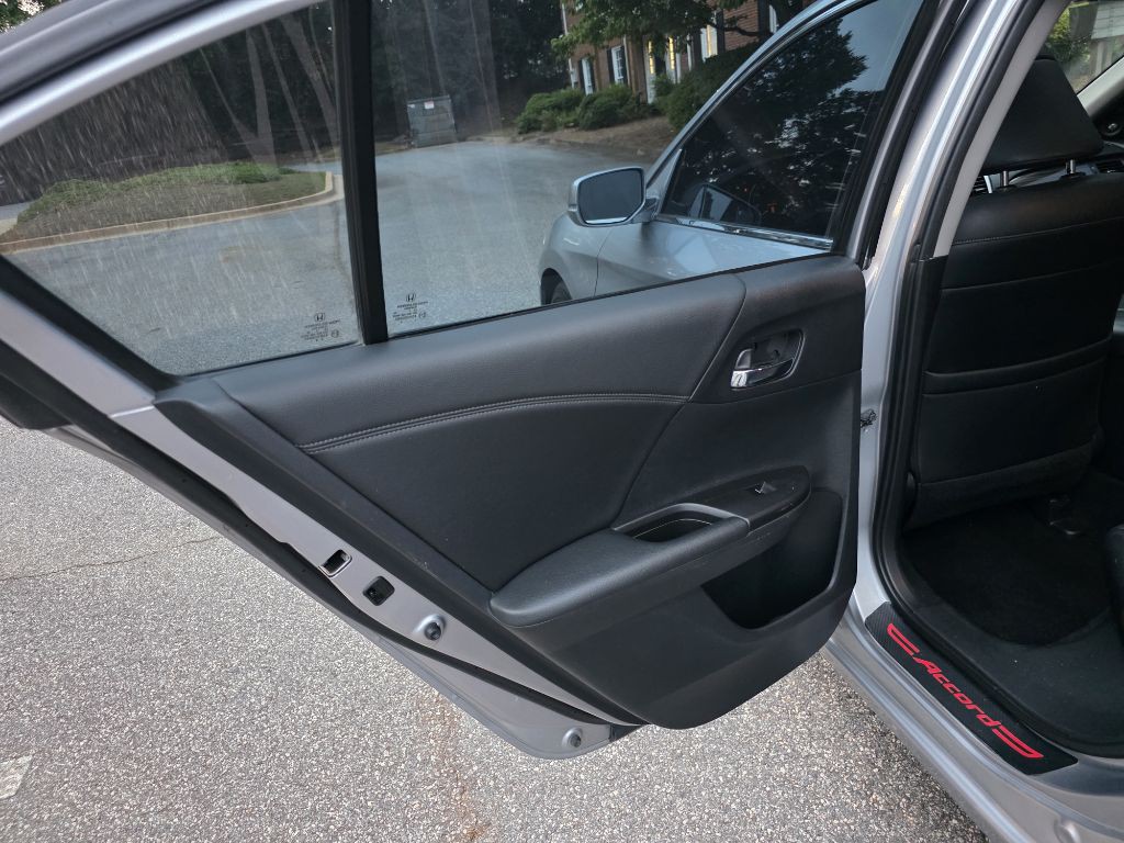 2016 Honda Accord Image 15