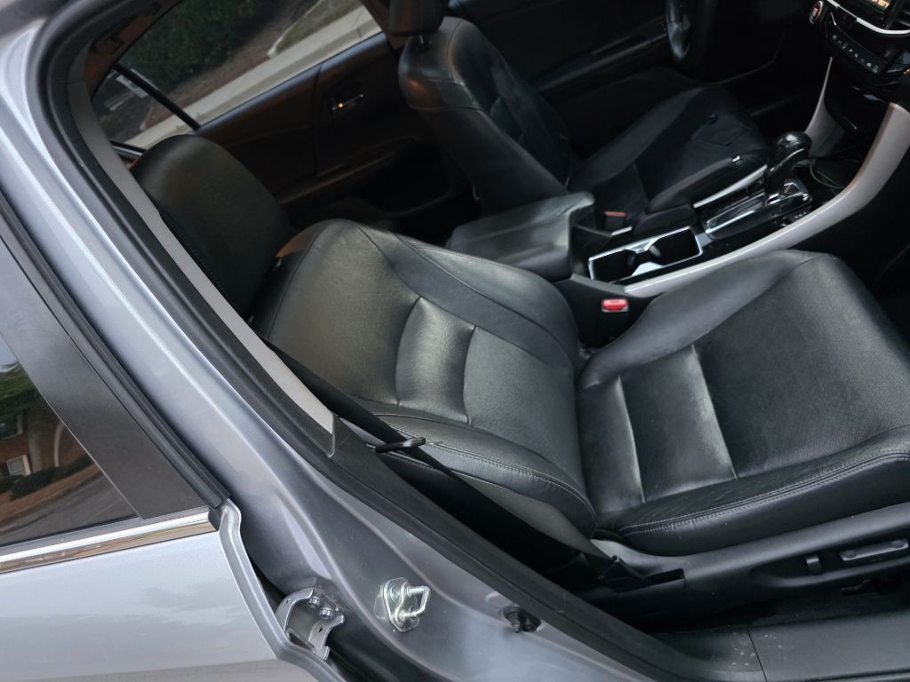 2016 Honda Accord Image 17